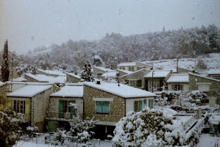 Neige début janvier 1985 à Cagnes-sur-Mer, route de la Gaude, les Aubépines