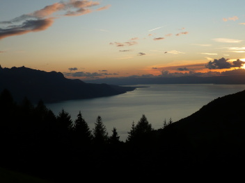 Lac depuis hauteurs de Montreux crépuscule